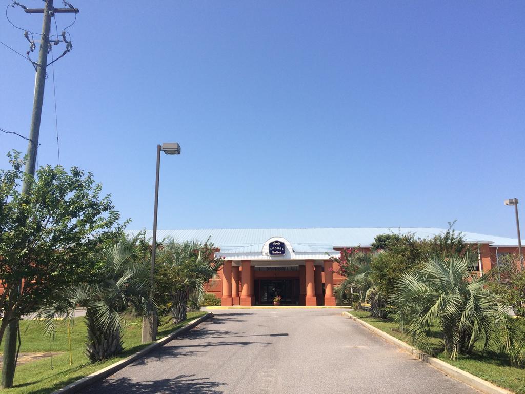 Luxury Suites Ferry Pass Exterior foto
